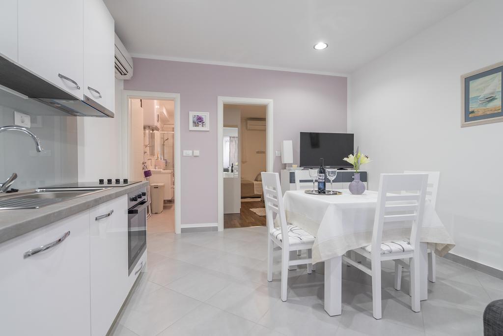 Drop In Split Luxury Suites Buitenkant foto
