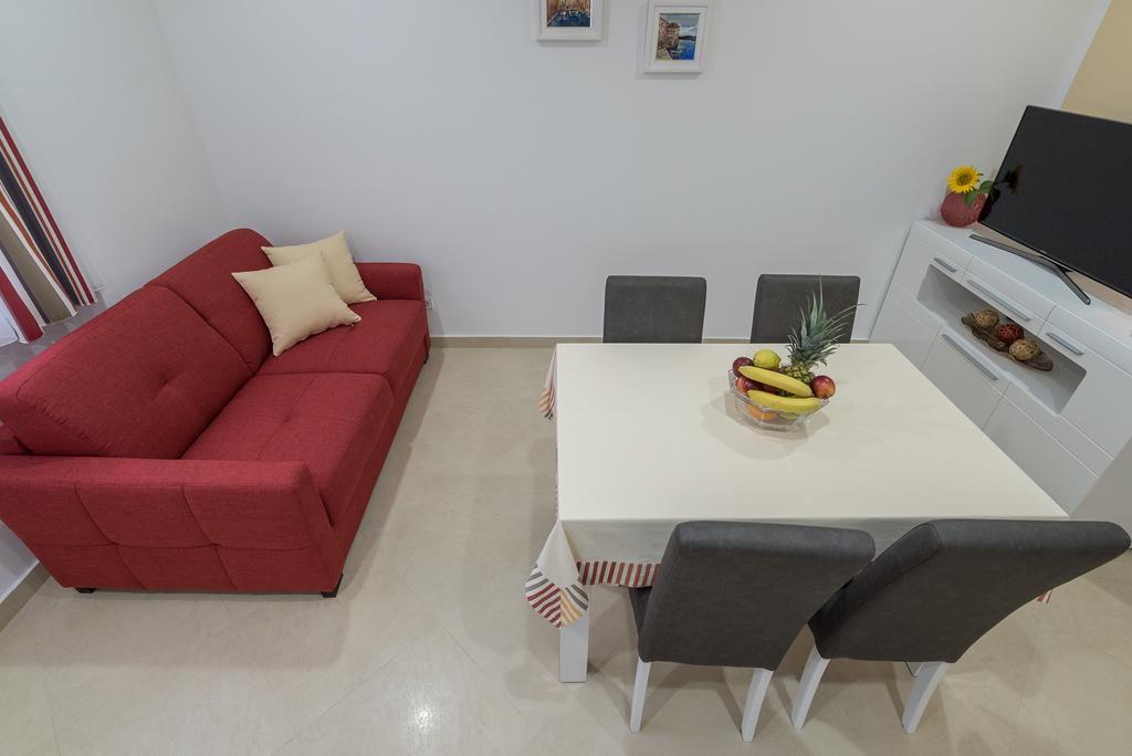 Drop In Split Luxury Suites Buitenkant foto