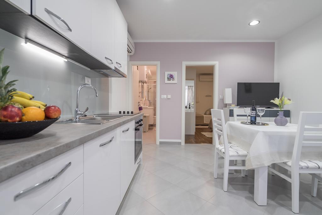 Drop In Split Luxury Suites Buitenkant foto